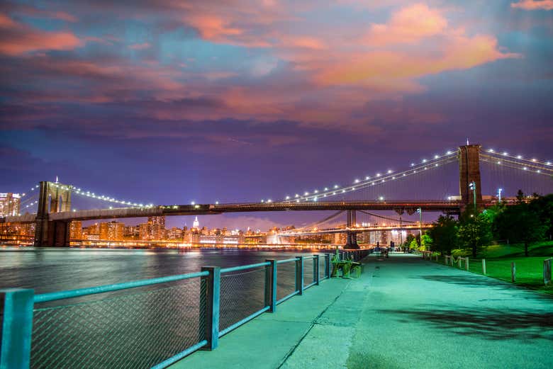 Ponte do Brooklyn à noite