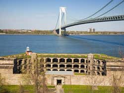Staten Island, Fort Wadsworth e a Ponte Verrazano